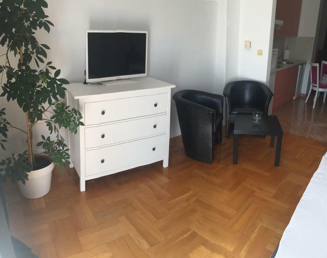 Studio apartman Lara *** Osijek Bagian luar foto