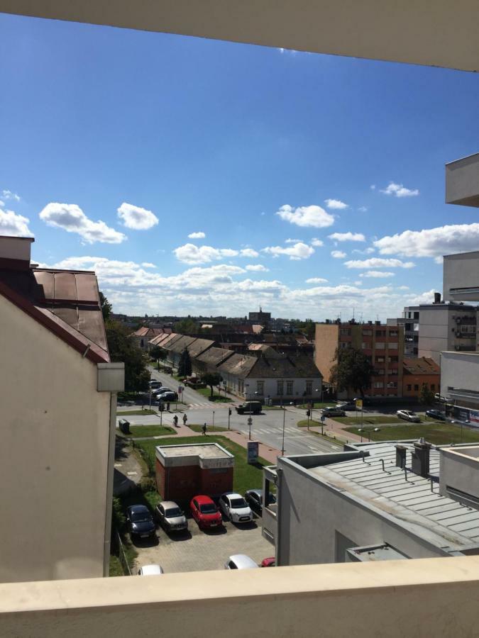 Studio apartman Lara *** Osijek Bagian luar foto