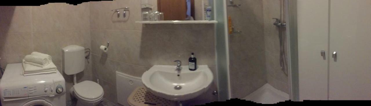 Studio apartman Lara *** Osijek Bagian luar foto